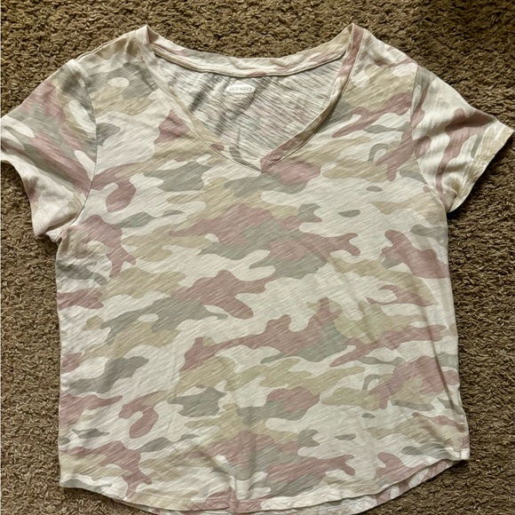 Old Navy brand Woman’s med.Washed out color camo design Great condition No flaws - Picture 5 of 9